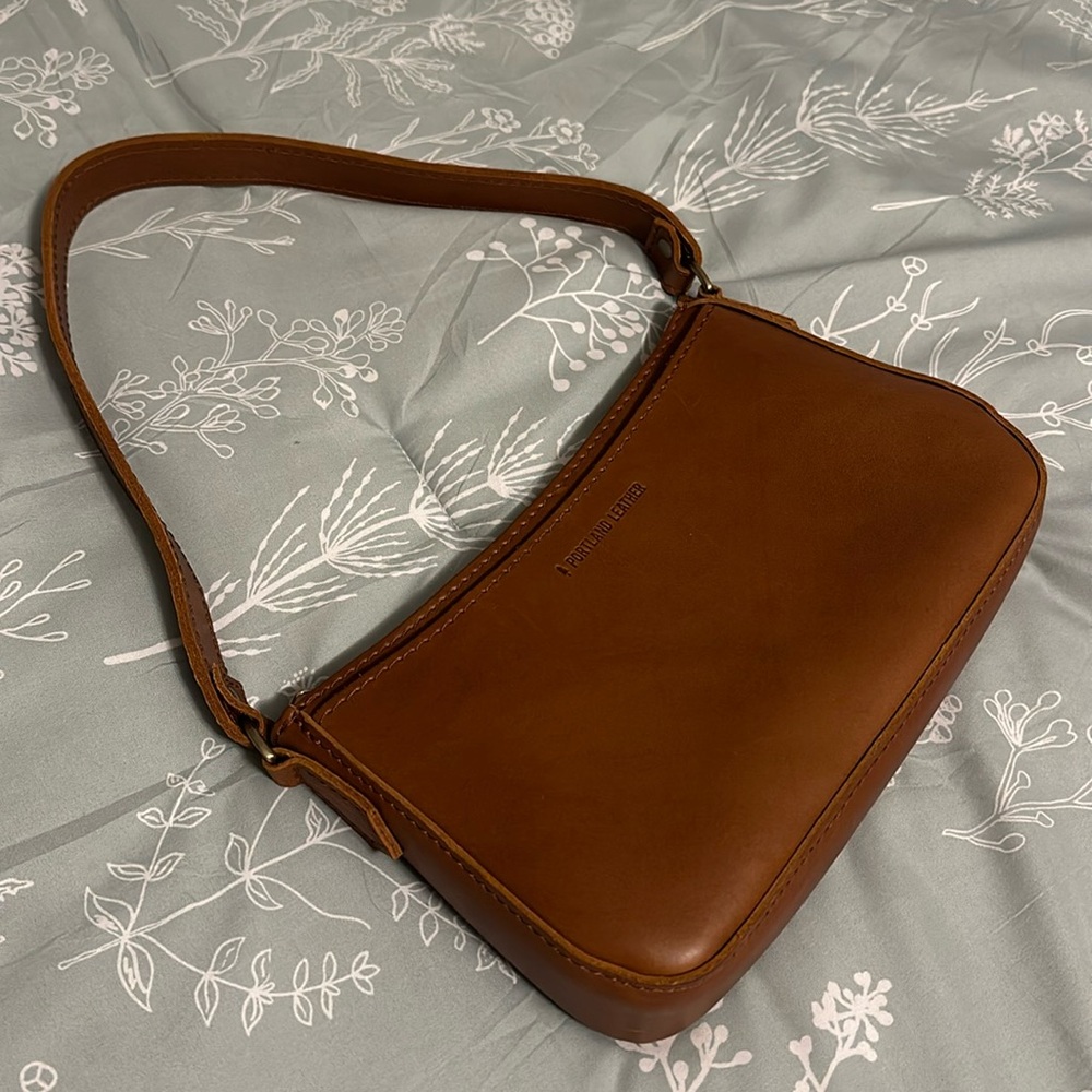 Honey Portland Leather Baguette Bag